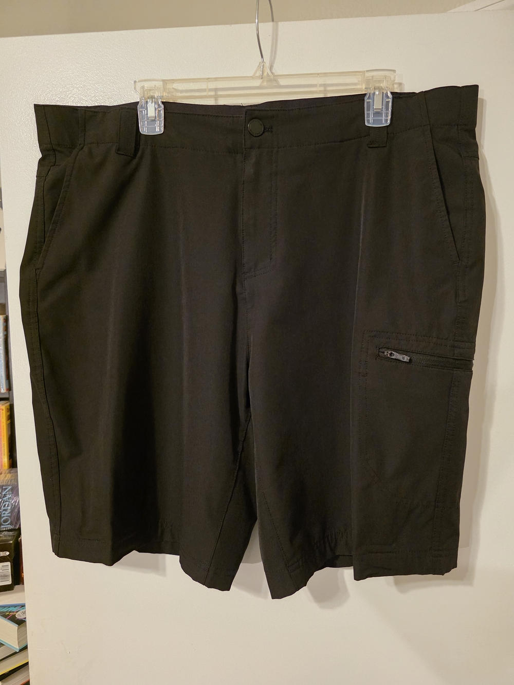 ZeroXposur Men's Black Cargo Shorts with Zip Pocket